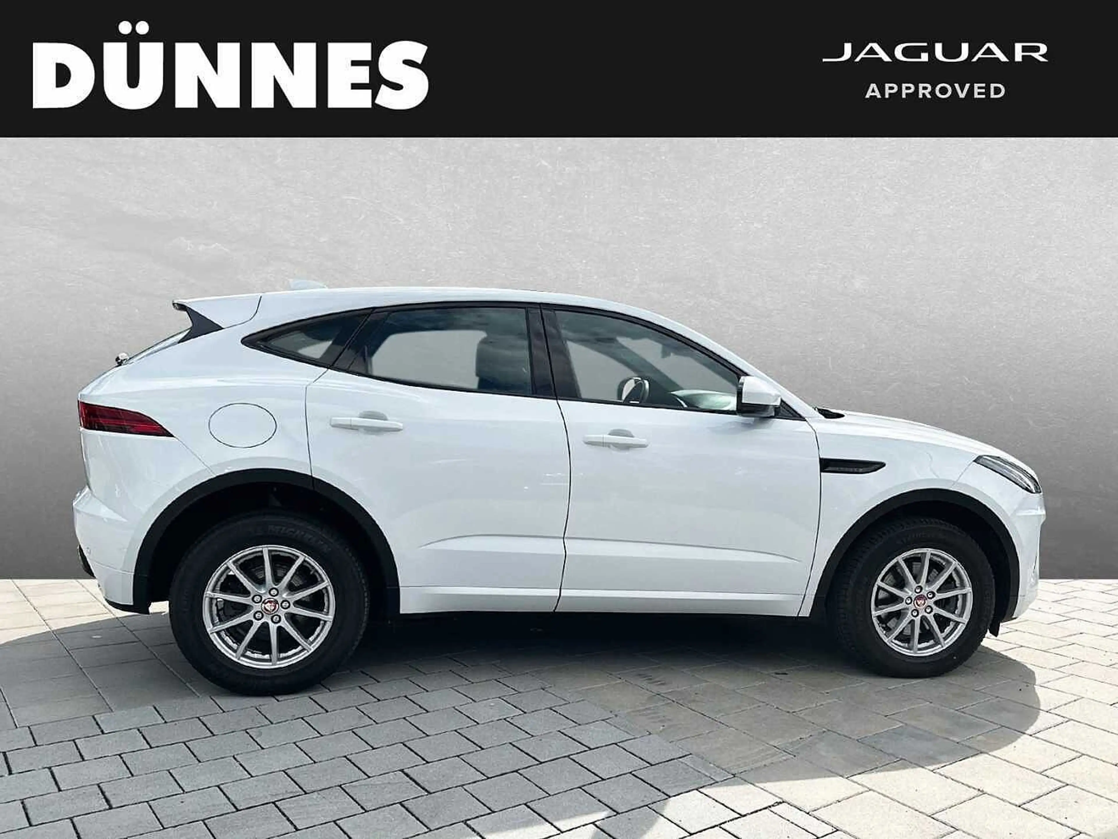 Jaguar E-Pace D150 R-Dynamic — photo 6