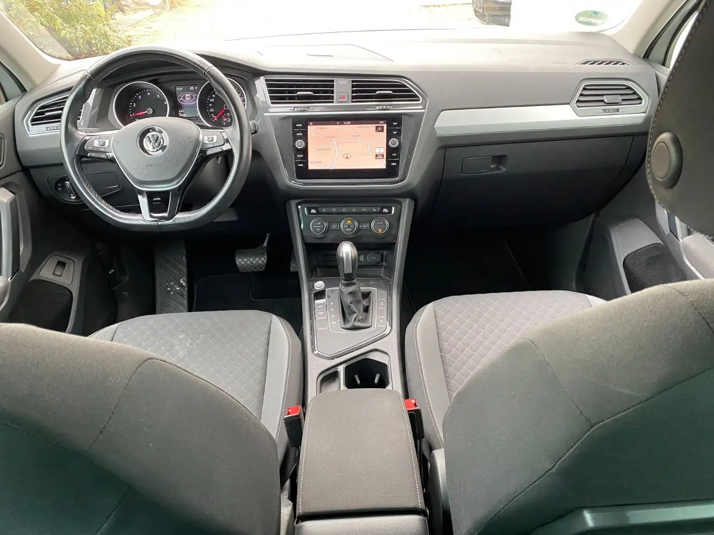 Volkswagen Tiguan 1.5 TSI DSG Comfortline Navi 360°-Kamera Weiß - 2