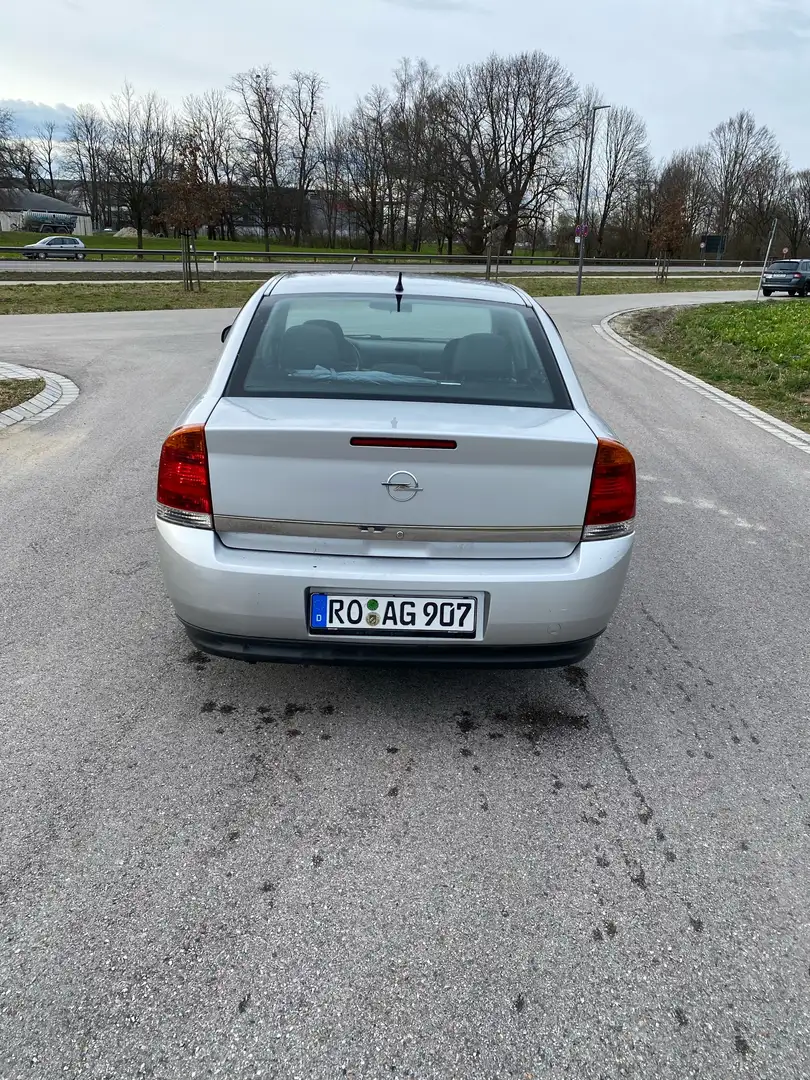 Opel Vectra 2.2 Elegance Srebrny - 2