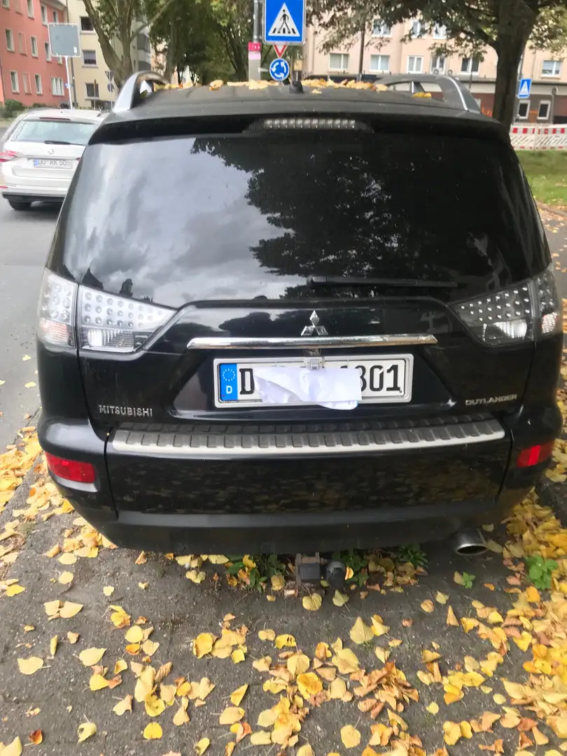 Mitsubishi Outlander 2.0 Schwarz - 2