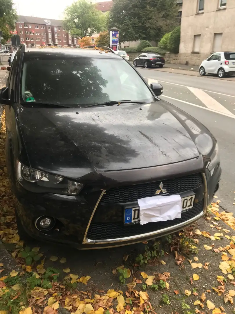 Mitsubishi Outlander 2.0 Schwarz - 1