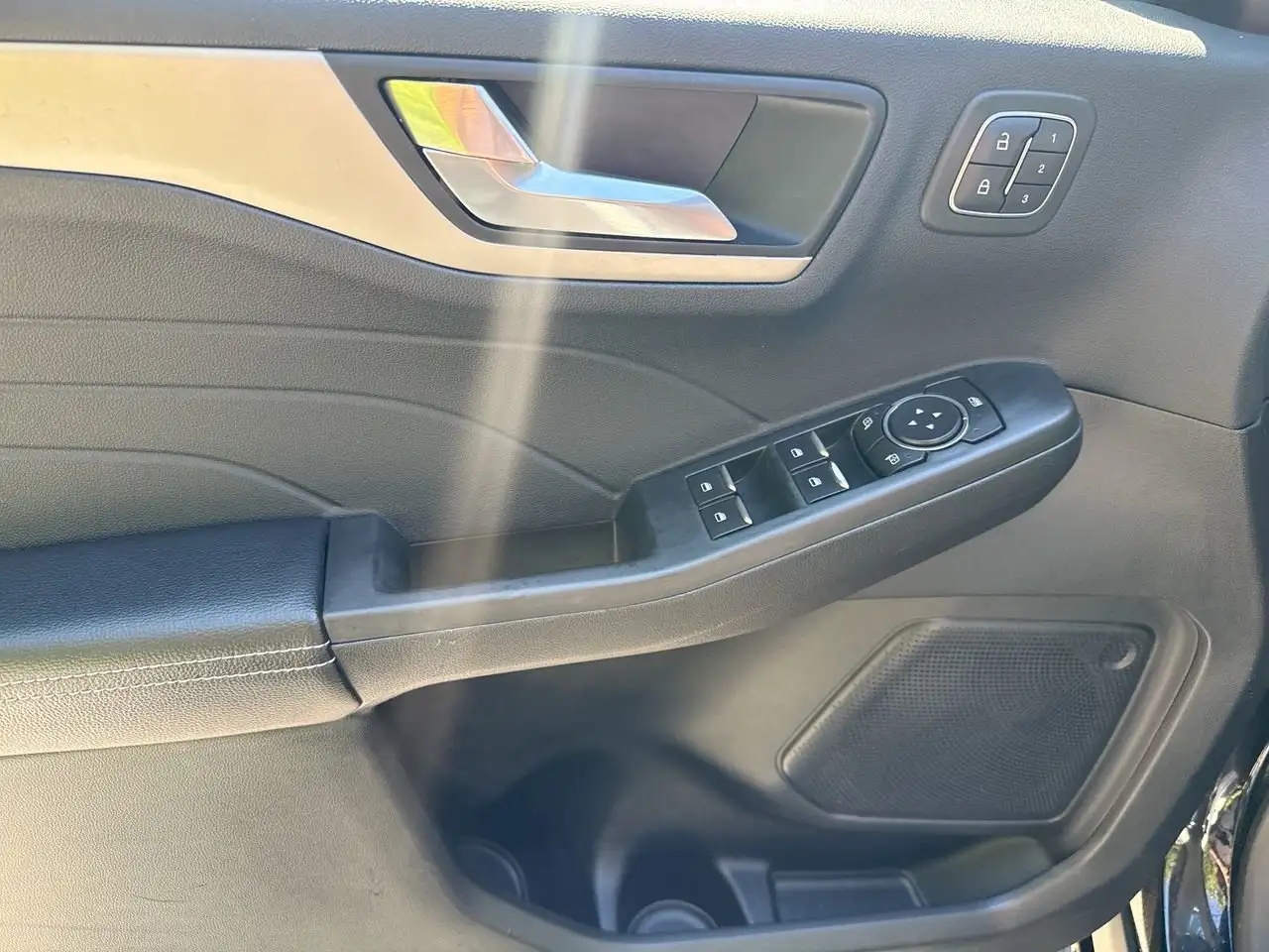 Ford Escape photo Ford Escape