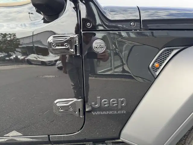 Jeep Wrangler view 8