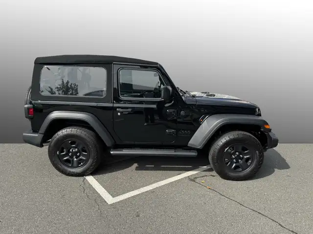 Jeep Wrangler view 3