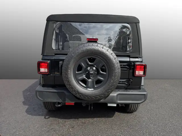 Jeep Wrangler view 4