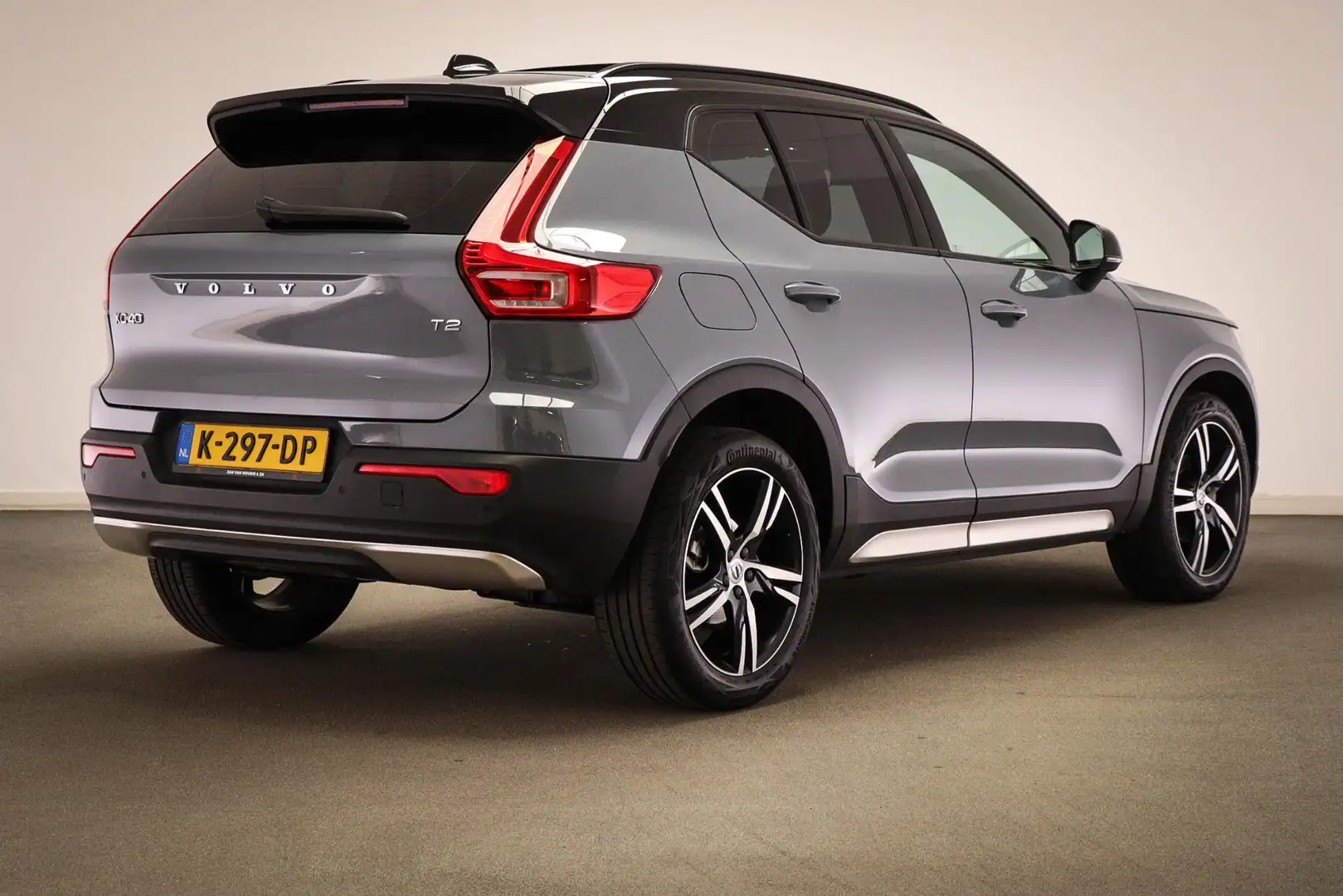 Volvo XC40 1.5 T2 R-Design | LOUNGE / CLIMATE- PACK | PANORAM Grijs - 2