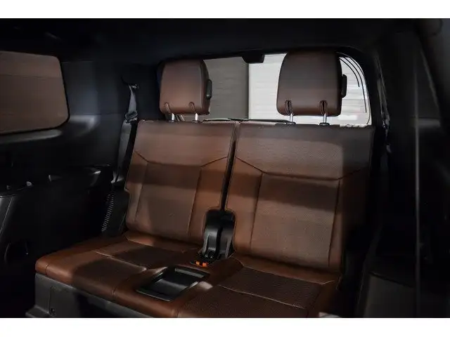 Toyota Land Cruiser view 13