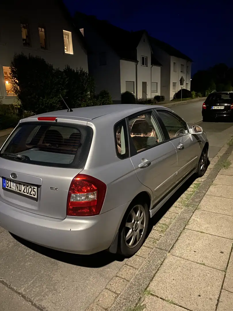 Kia Cerato 1.6 LX - 1