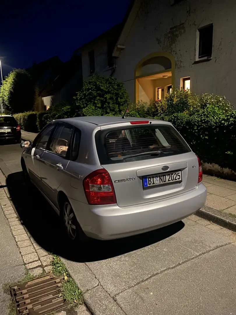 Kia Cerato 1.6 LX - 2