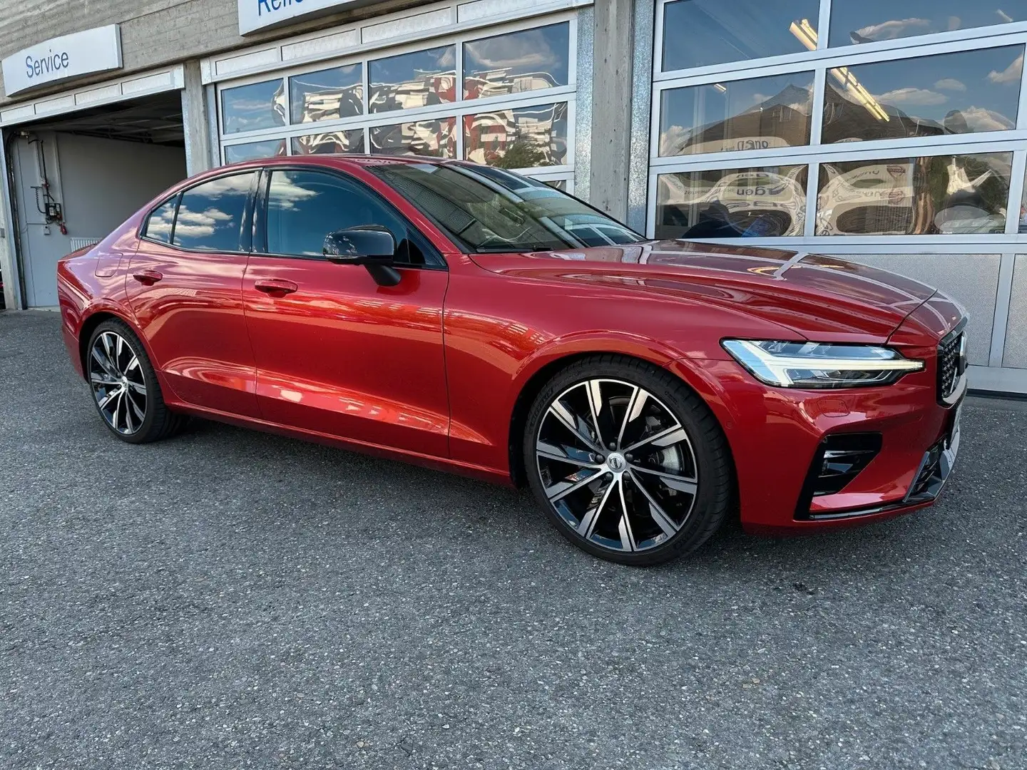 Volvo S60 B5 Ultimate Dark AWD-B&W-360°-Massage-Nappa Rood - 2