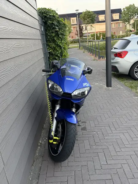 Yamaha YZF-R6 - foto 2