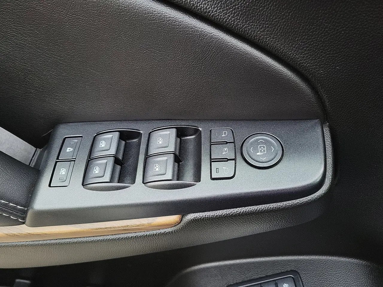 GMC Yukon снимка GMC Yukon