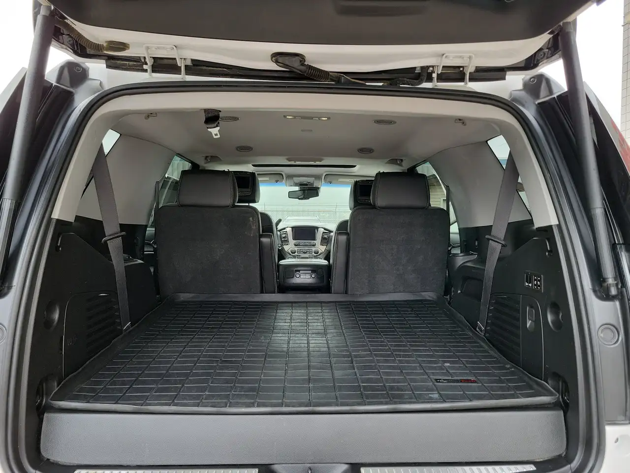 GMC Yukon снимка GMC Yukon