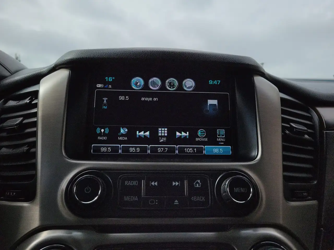 GMC Yukon снимка GMC Yukon