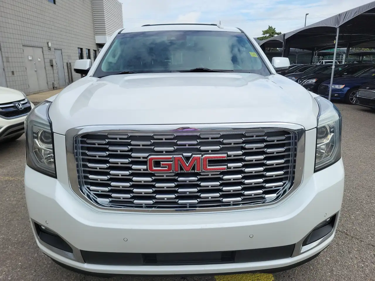 GMC Yukon снимка GMC Yukon
