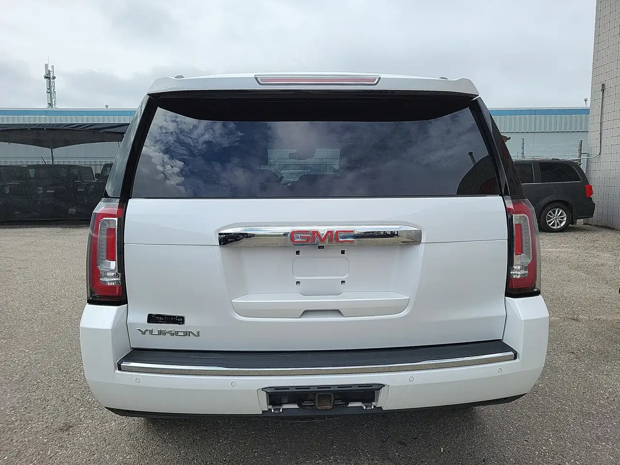 GMC Yukon снимка GMC Yukon