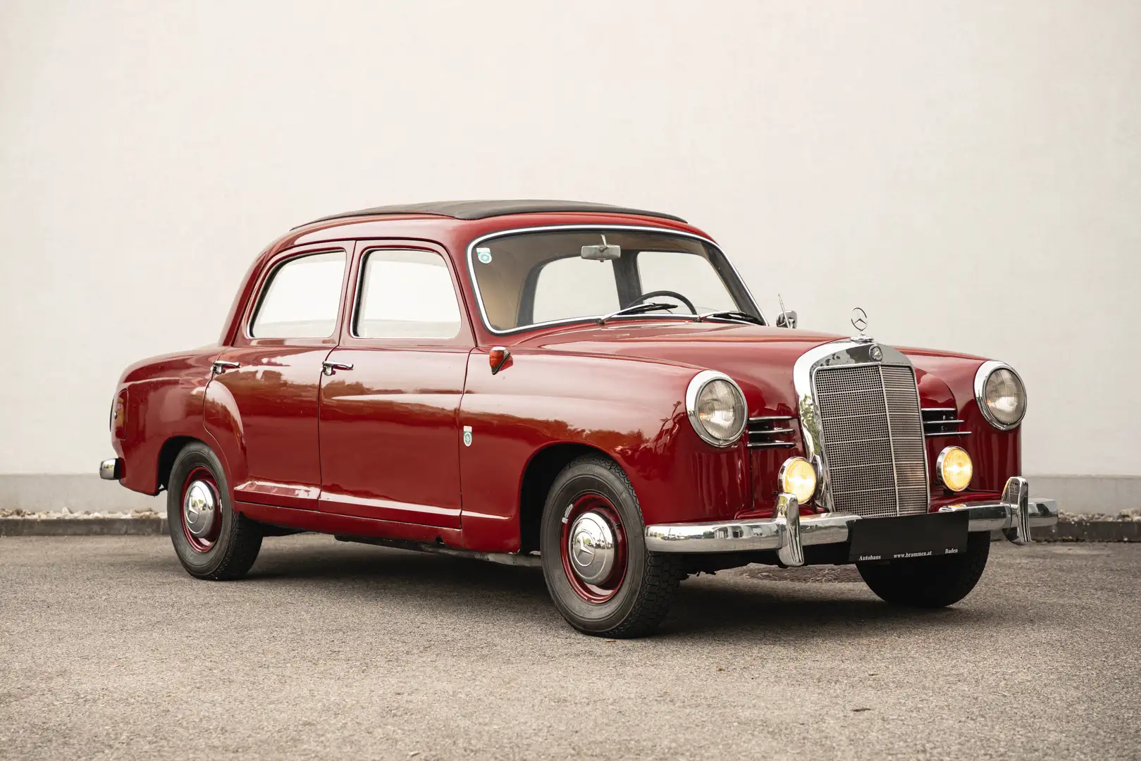 Mercedes-Benz 180 Červená - 2