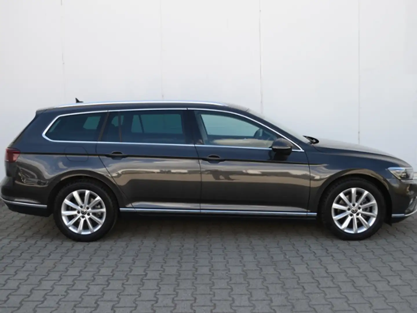 Volkswagen Passat Variant 2.0 TDI DSG Elegance AHK/MATRIX/NAVI+VZE/RFK/ACC/ Grau - 2