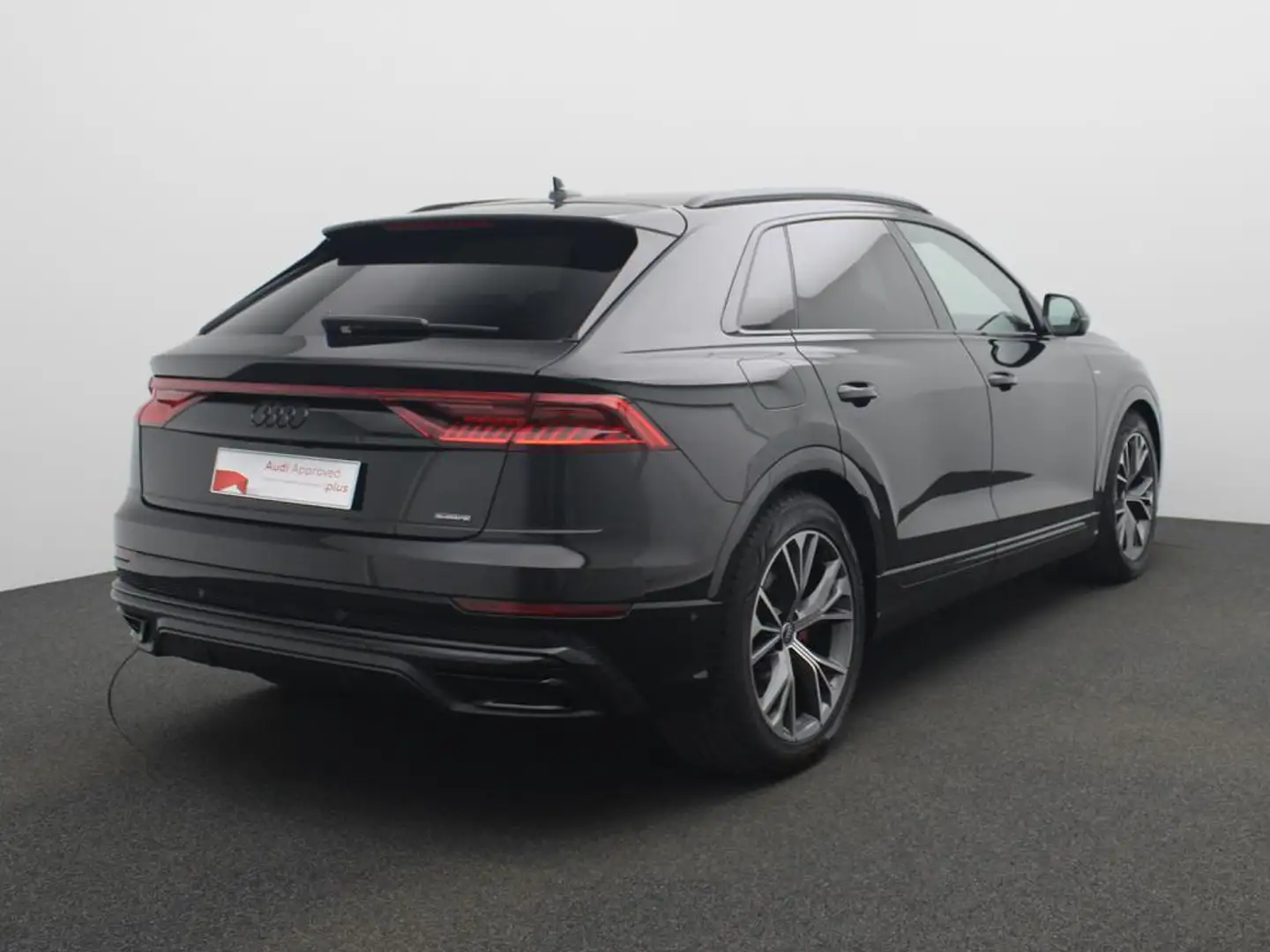 Audi Q8 S-Line Competition 60 TFSI-e quattro 340 PK Tiptro Noir - 2