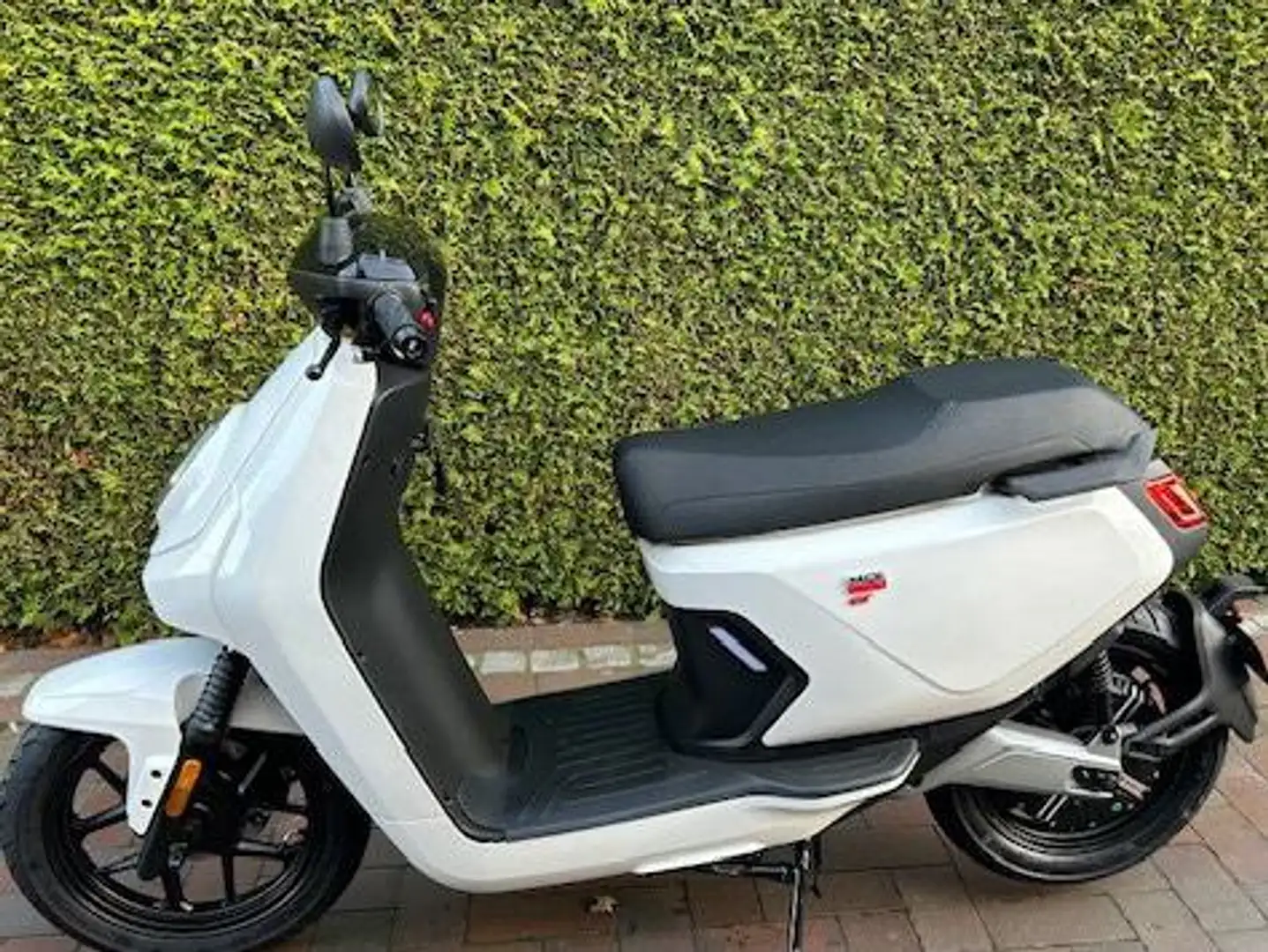 Niu MQi GT Sport E-Roller weiß NEUF-70 km Range Blanco - 1