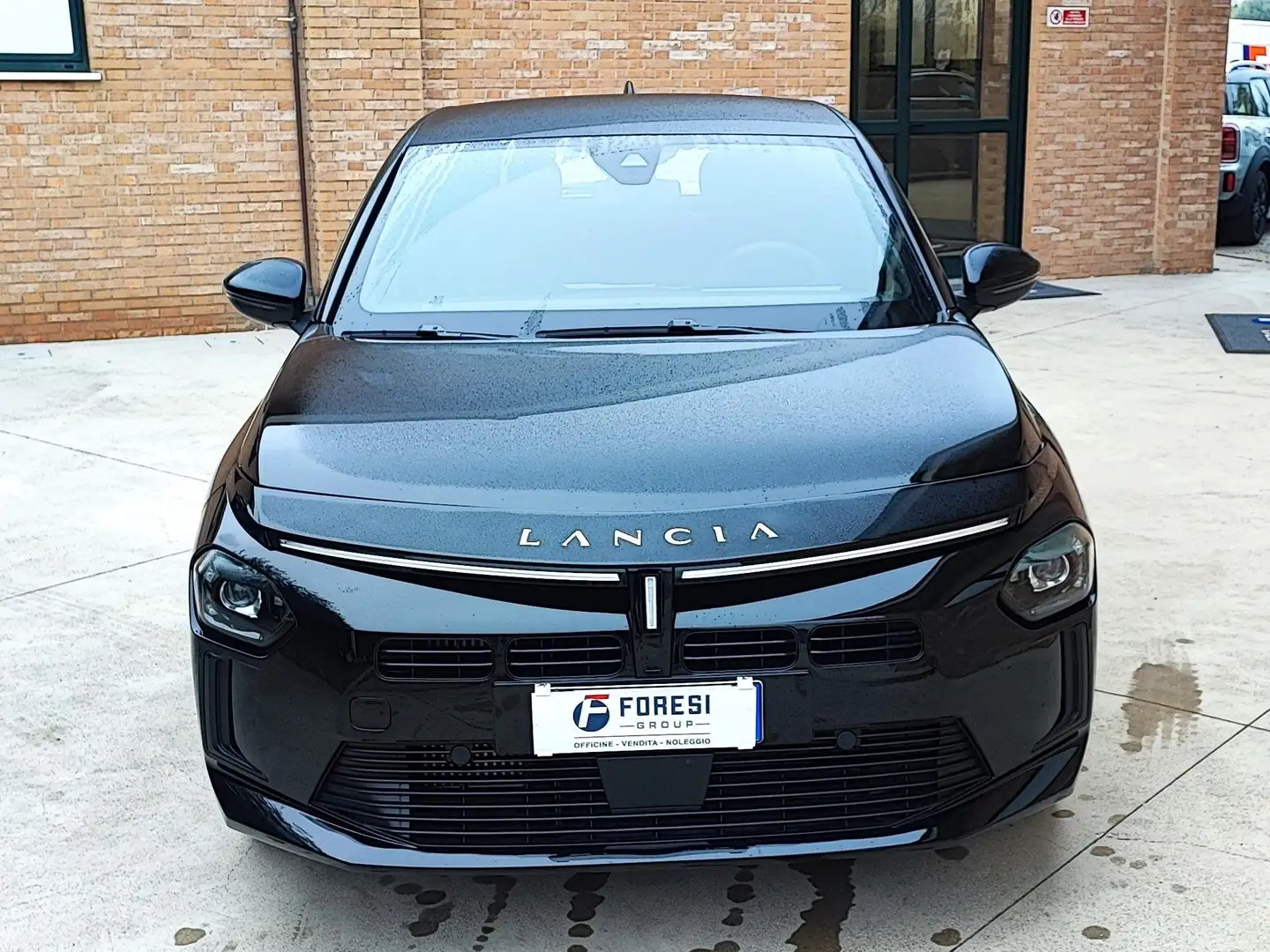 Lancia Ypsilon Ypsilon IV 2024 1.2 mhev LX 110cv e-dct Noir - 1