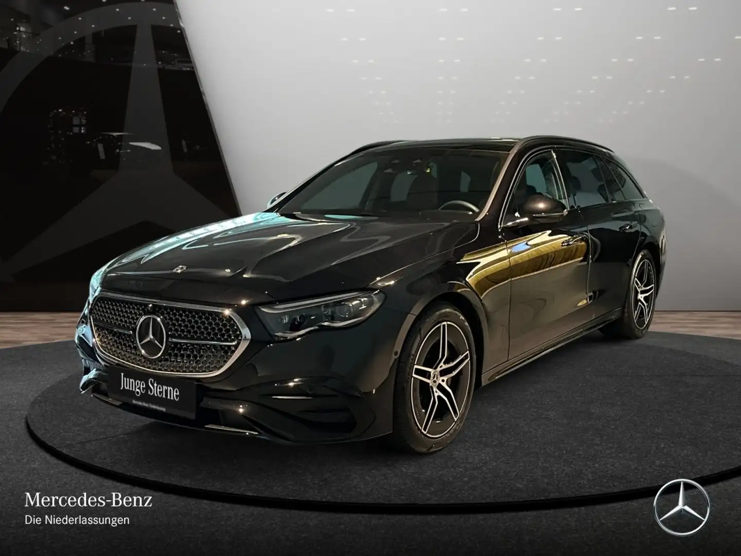 Mercedes-Benz E 300 de T AMG Fahrass 360° Pano Burmester Distr. Schwarz - 2