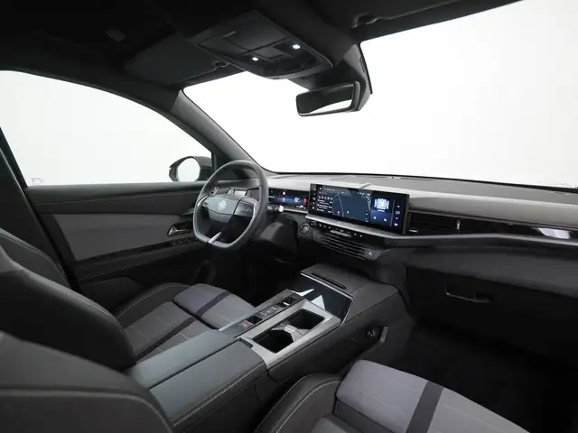 Opel Grandland view 2