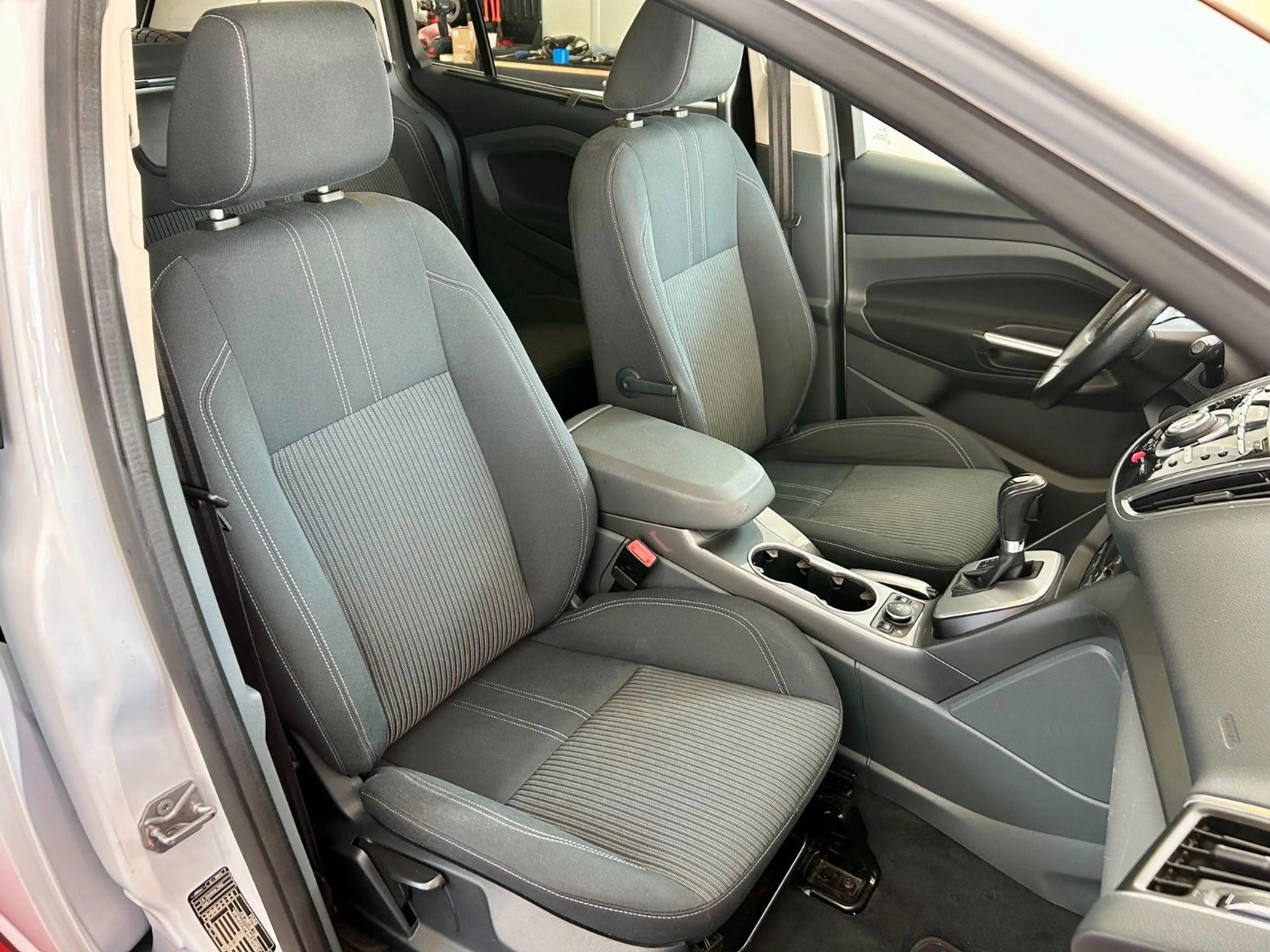 Ford Grand C-Max Grand C-MAX Titanium Aut. Anhängerkupplung — photo 7