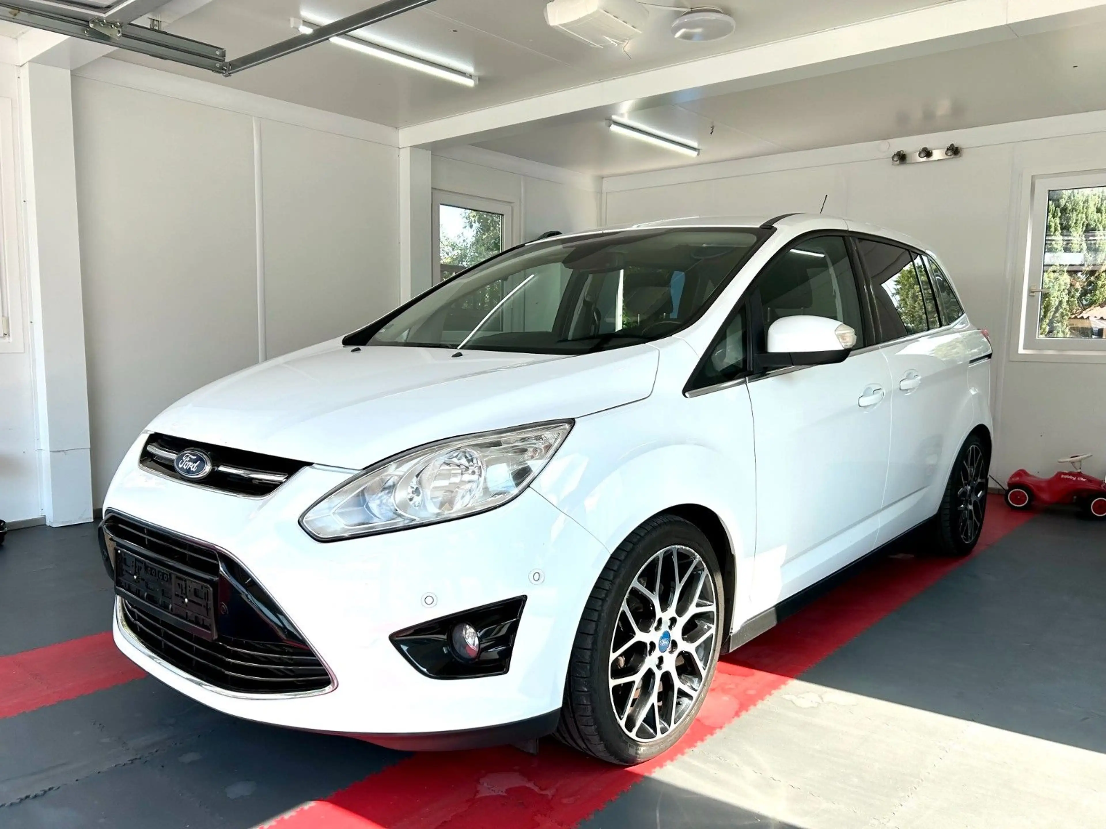 Ford Grand C-Max Grand C-MAX Titanium Aut. Anhängerkupplung — photo 4