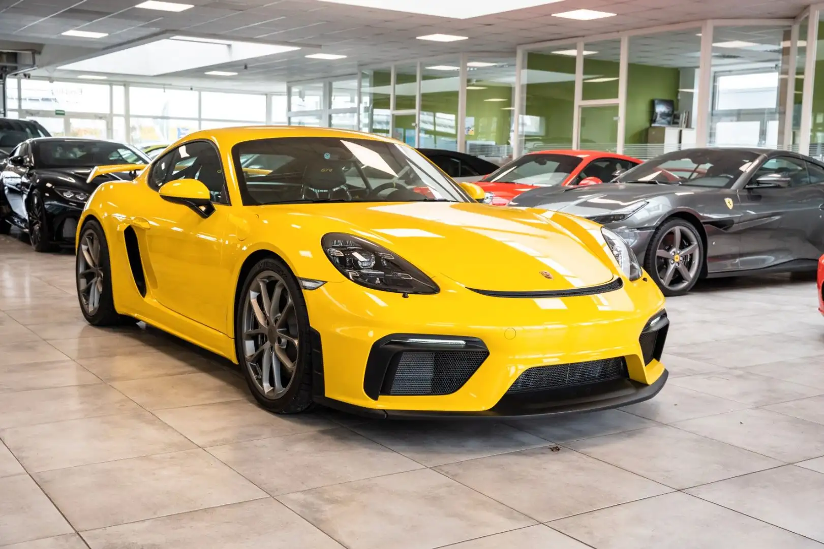 Porsche Cayman GT4 PDK*Carbon*Matrix*Vollschale*Sport-Chrono* Yellow - 1