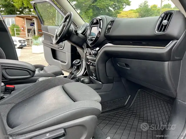 Mini Countryman view 10