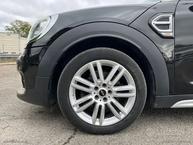 Mini Countryman view 4
