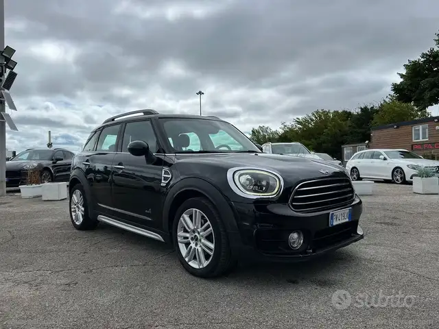 Mini Countryman view 3