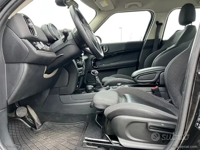 Mini Countryman view 8