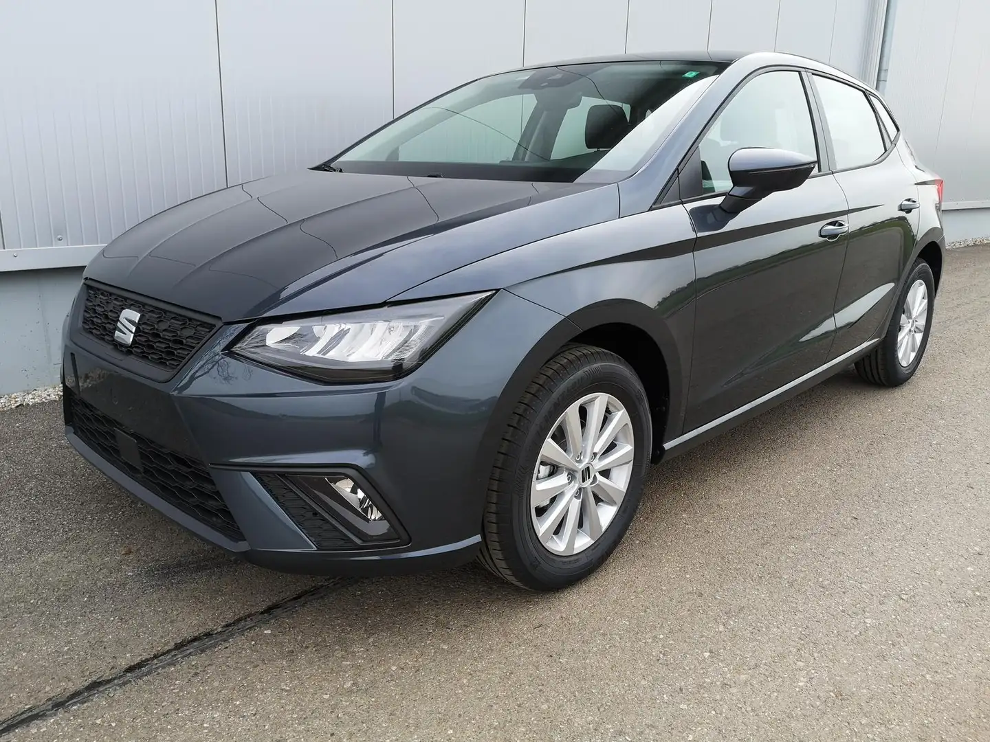 SEAT Ibiza 1,0MPi Reference APP Sunset LED Grau - 1