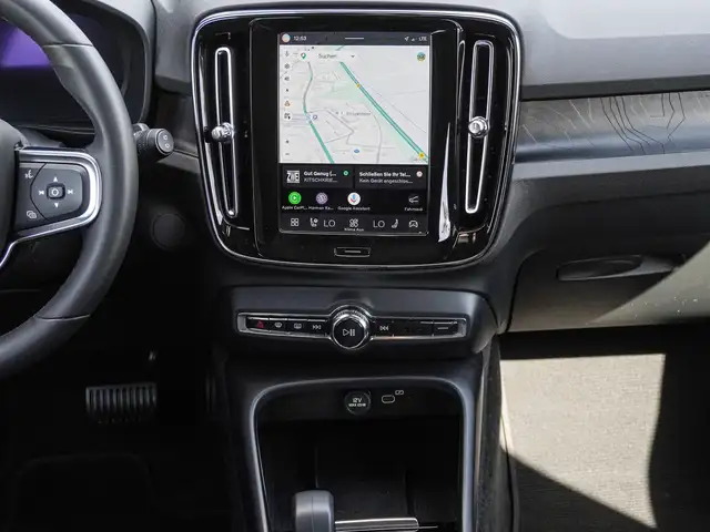 Volvo XC40 view 13