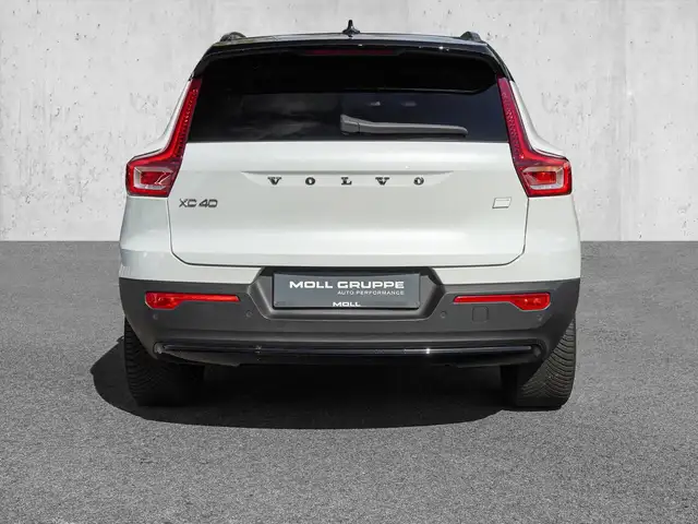 Volvo XC40 view 6