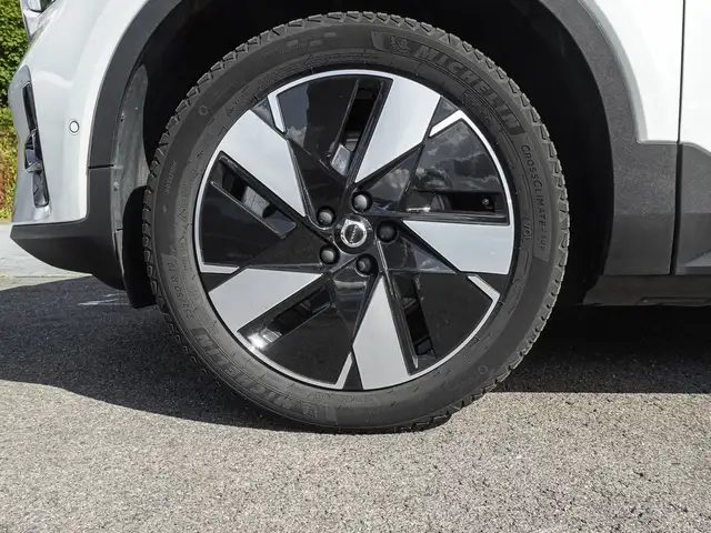 Volvo XC40 view 7
