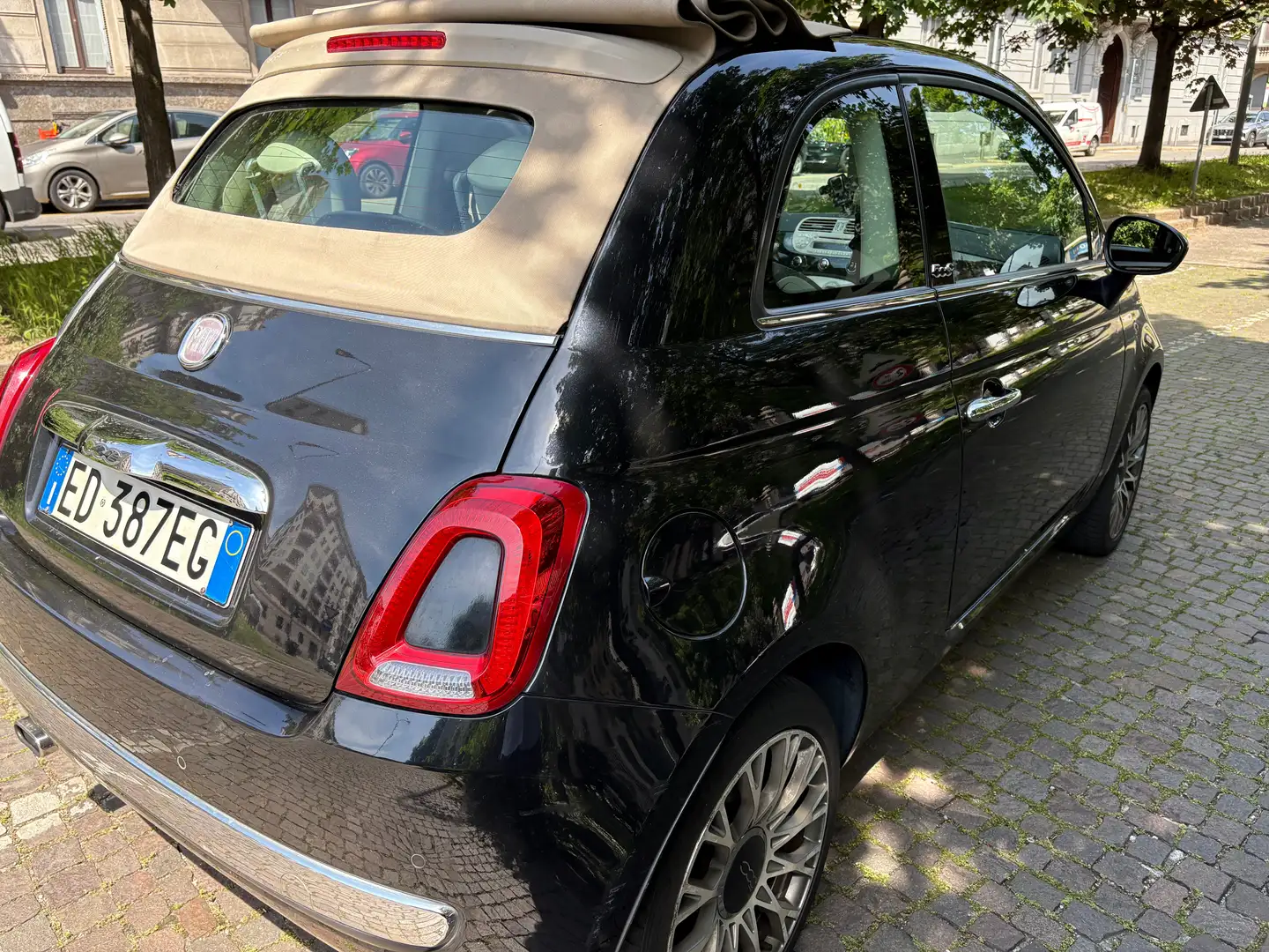 Fiat 500C 1.4 16v Lounge 100cv automatico Zwart - 1