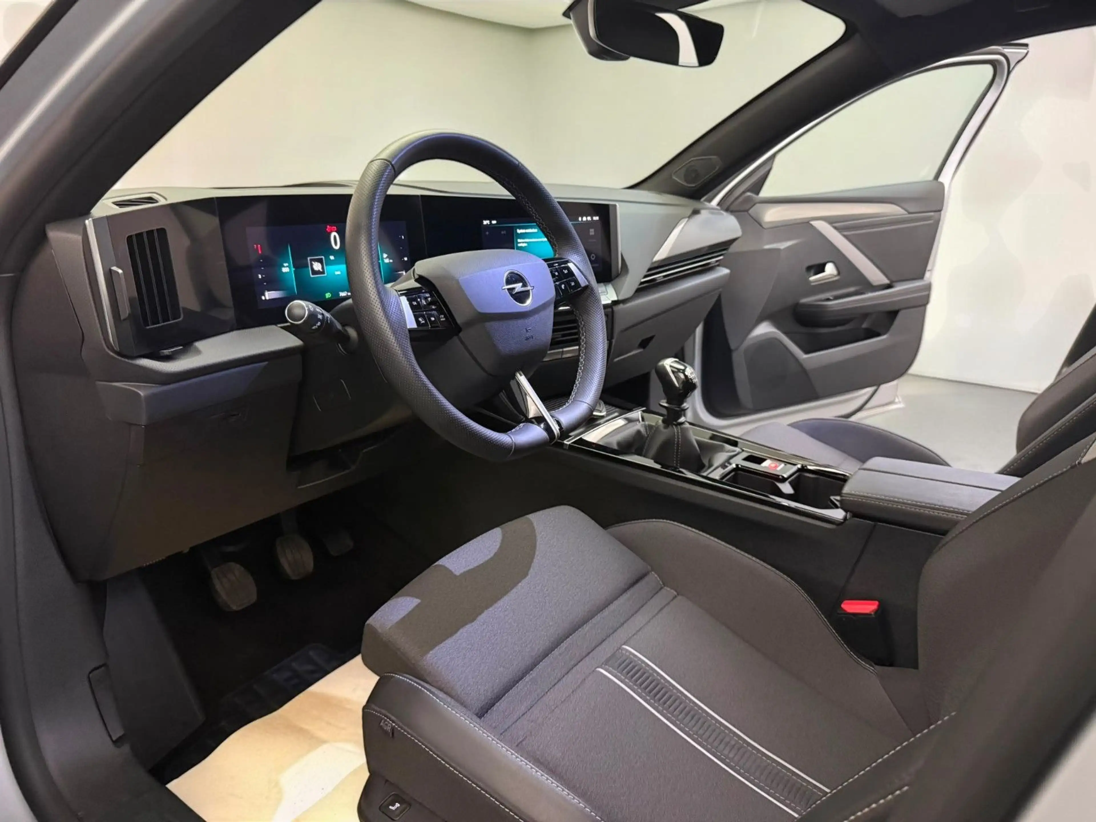 Opel Astra 1.2 Turbo GS*TECH-PAKET*LED*360°*MY25 — photo 8