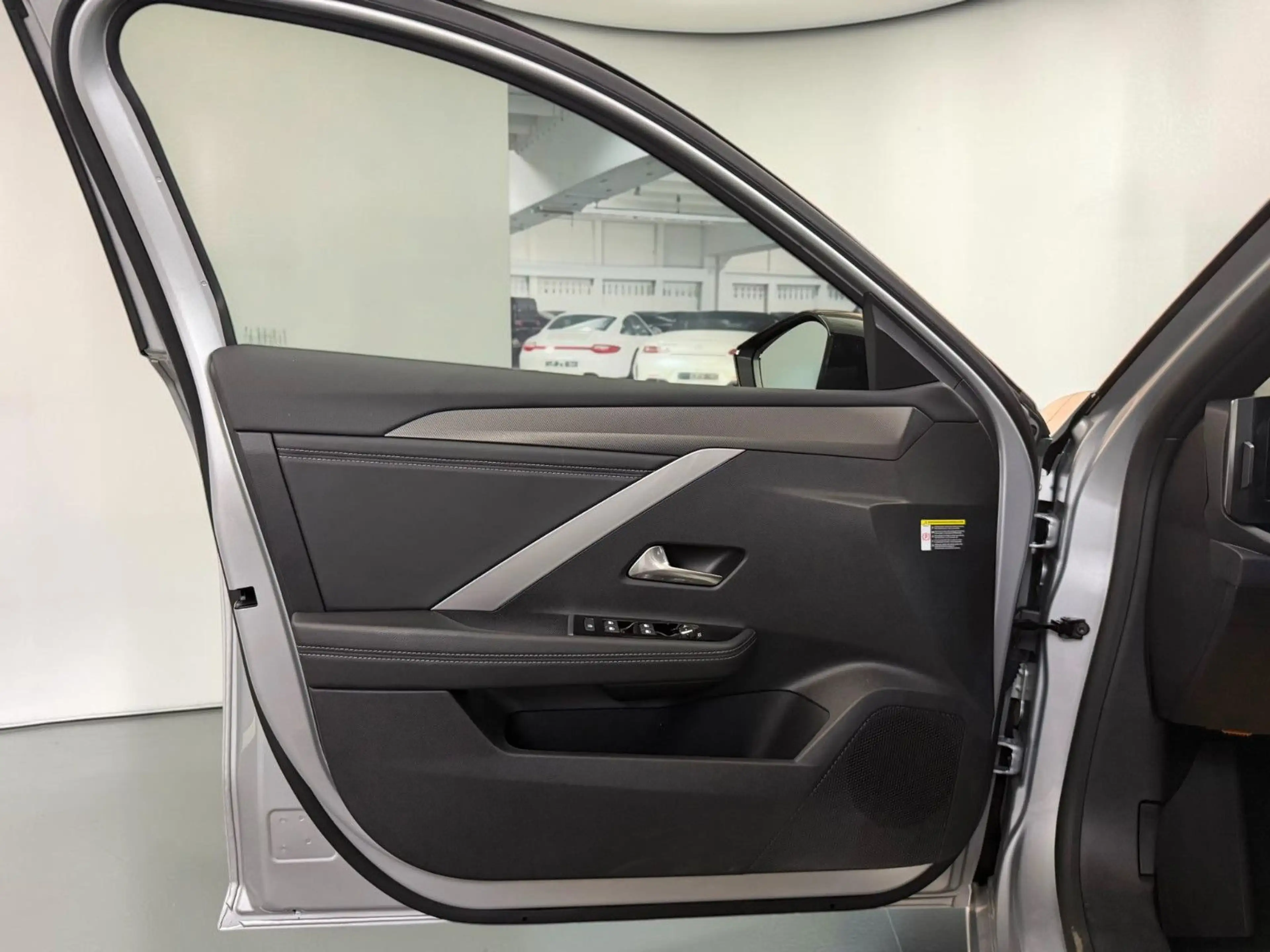 Opel Astra 1.2 Turbo GS*TECH-PAKET*LED*360°*MY25 — photo 10