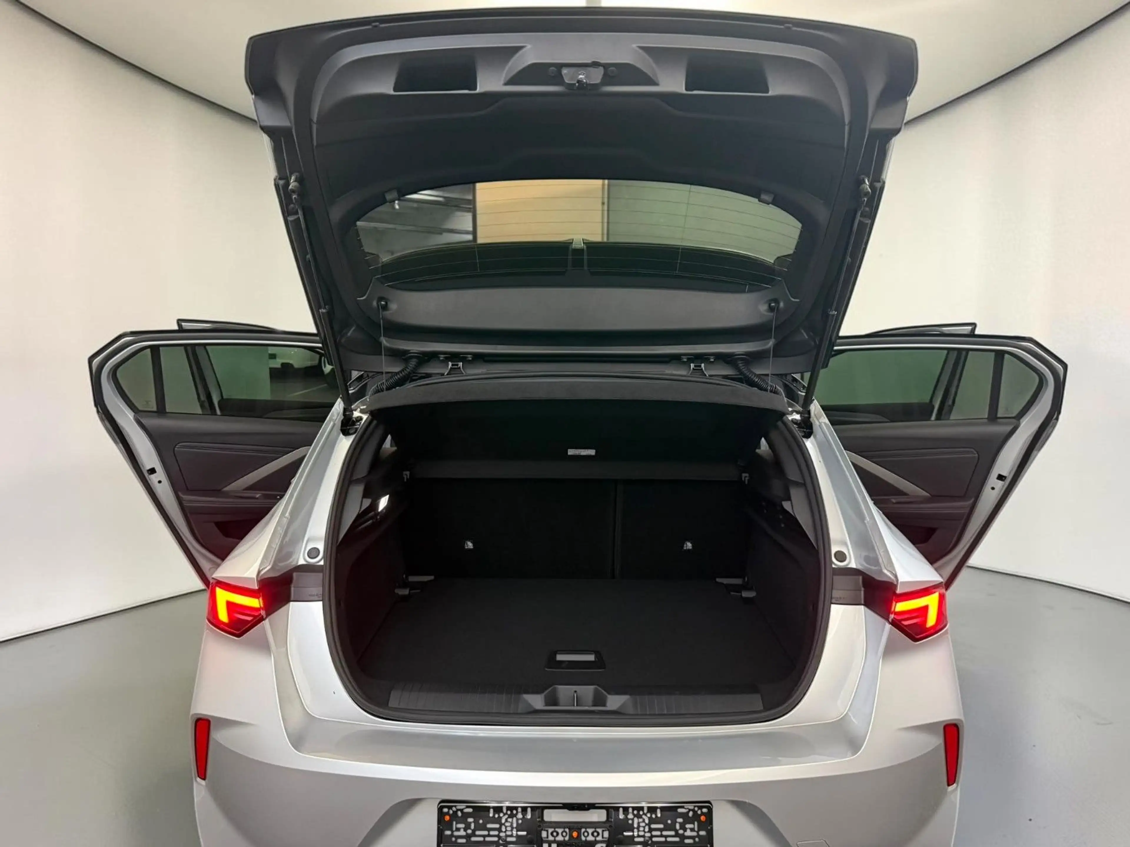 Opel Astra 1.2 Turbo GS*TECH-PAKET*LED*360°*MY25 — photo 14