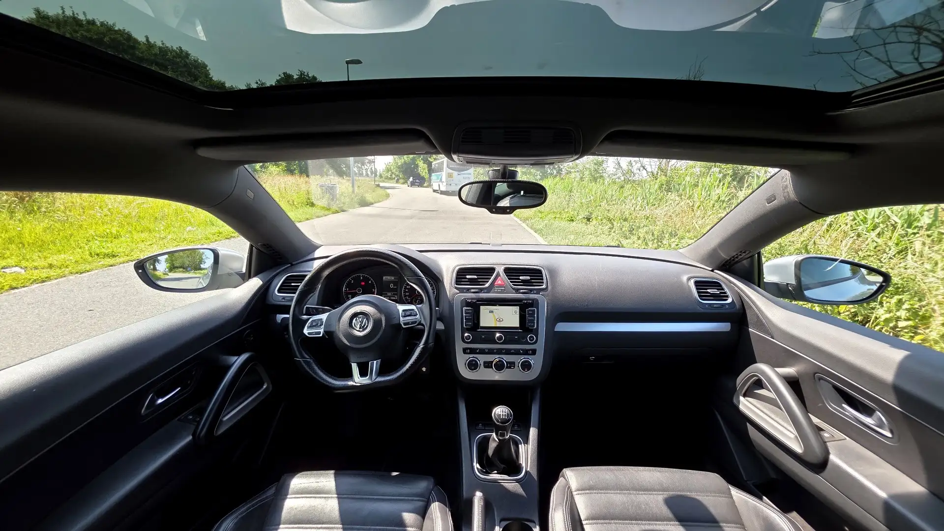 Volkswagen Scirocco 2.0 TDI Серебристый - 1