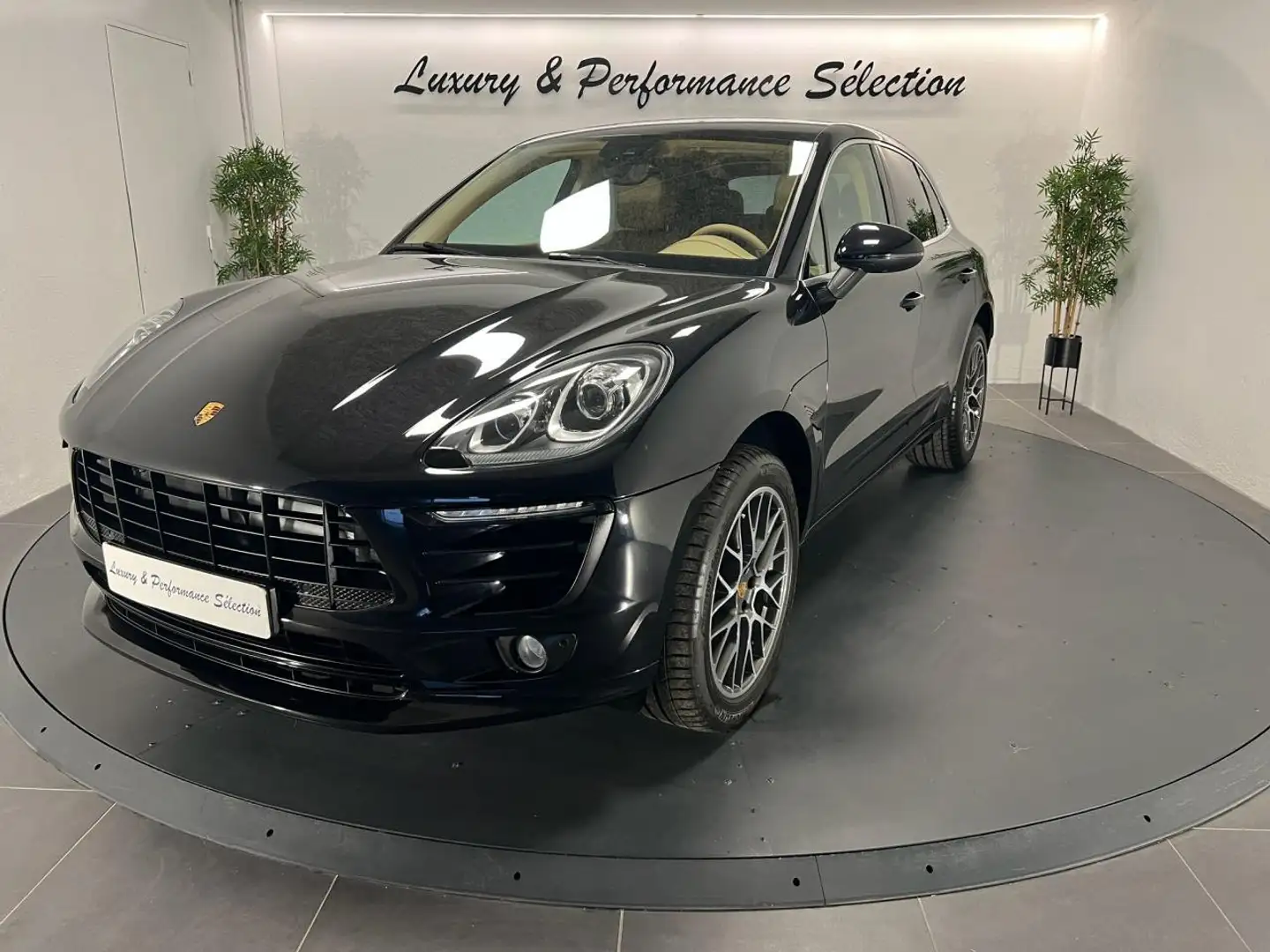 Porsche Macan S 3.0 Diesel V6 258ch - 1°main - Origine France - Suivi complet Porsche Frejus Schwarz - 1