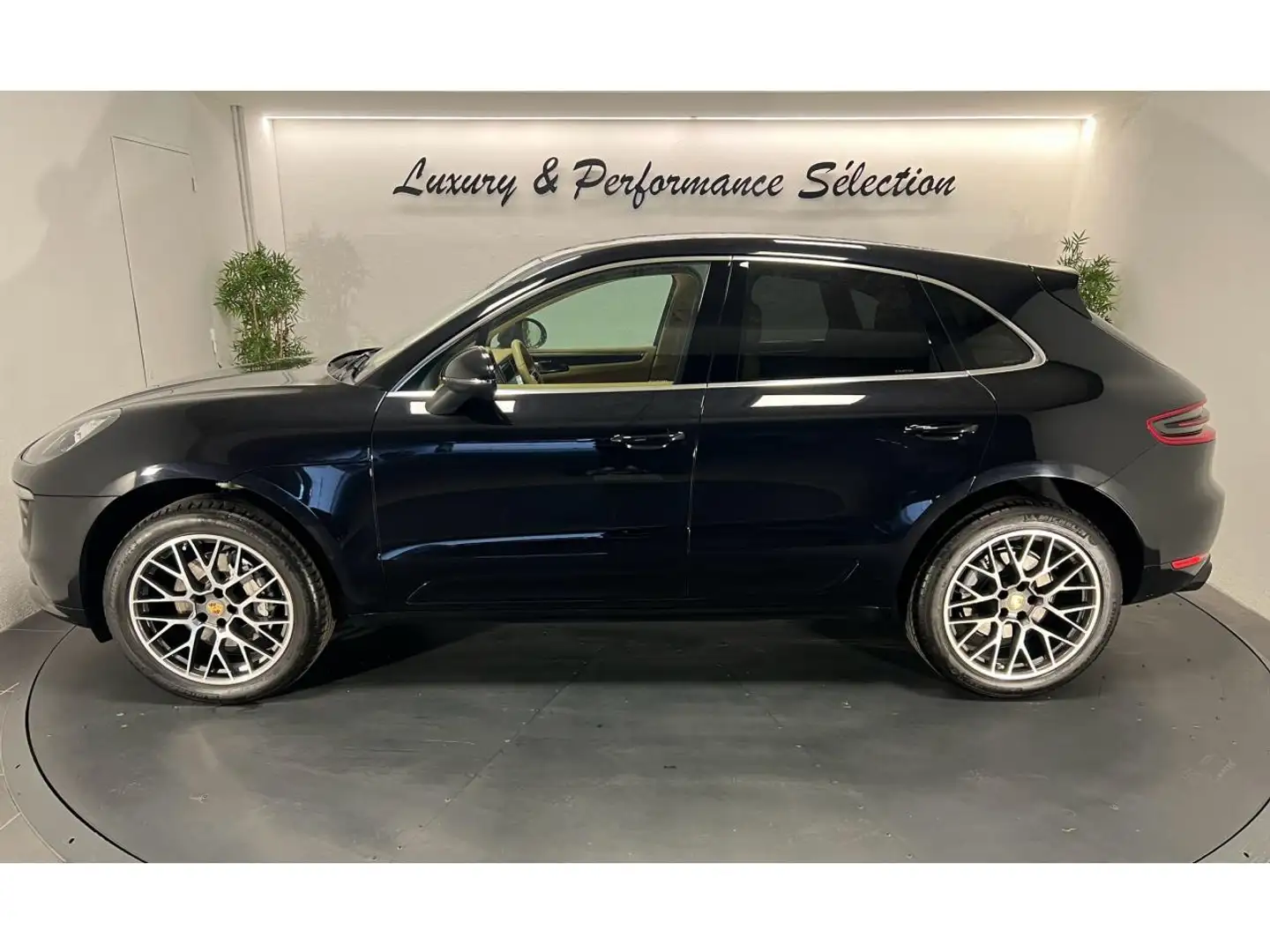 Porsche Macan S 3.0 Diesel V6 258ch - 1°main - Origine France - Suivi complet Porsche Frejus Schwarz - 2