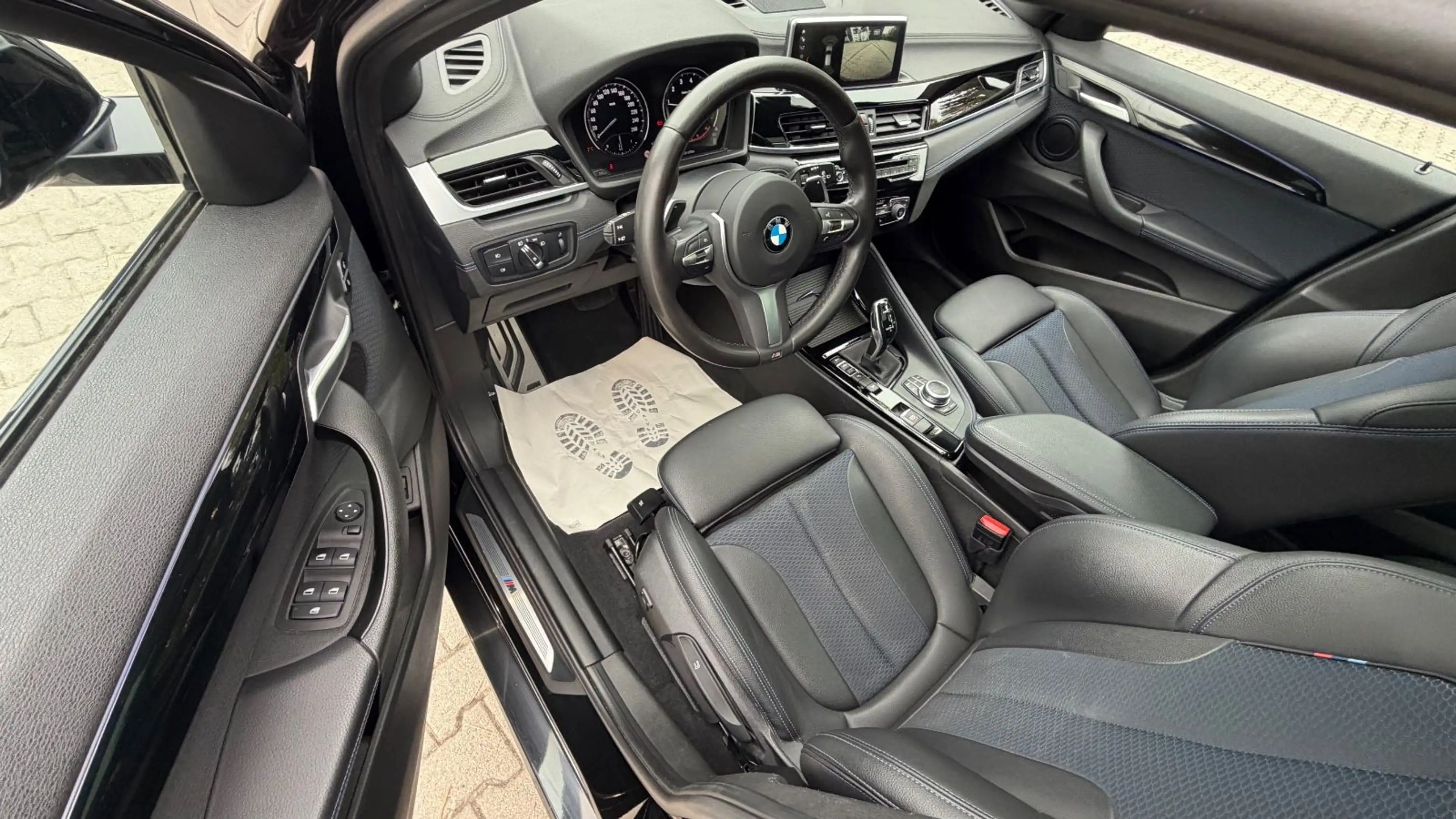 BMW X2 xDrive 20 i M Sport+LED+Leder+SHZ+Panora.+AHK — photo 14