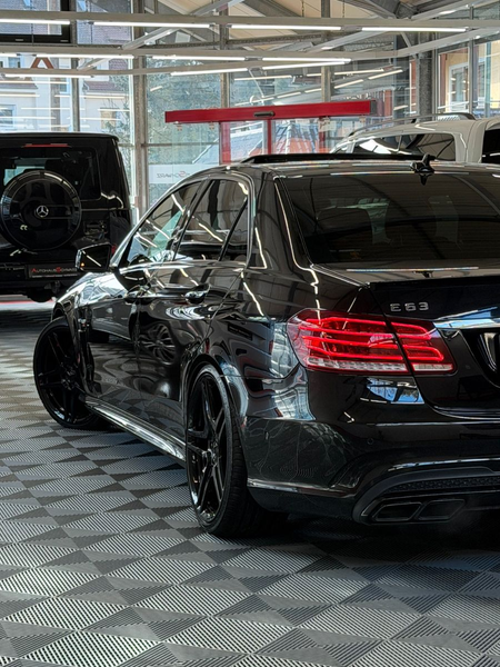 Mercedes-Benz E 63 AMG E63AMG 4Matic Limo S-Dach Distr. H&K 360 20` Led — photo 14