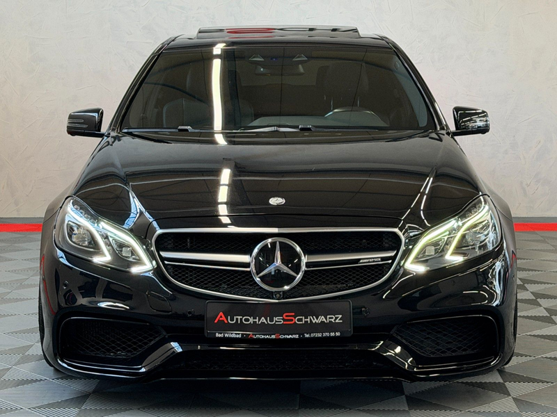 Mercedes-Benz E 63 AMG E63AMG 4Matic Limo S-Dach Distr. H&K 360 20` Led — photo 4