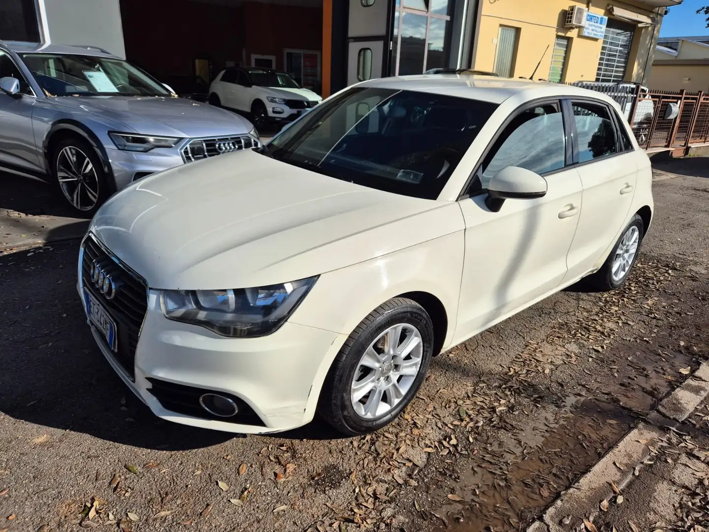 Audi A1 A1 Sportback 1.6 tdi Ambition 105cv Bianco - 1