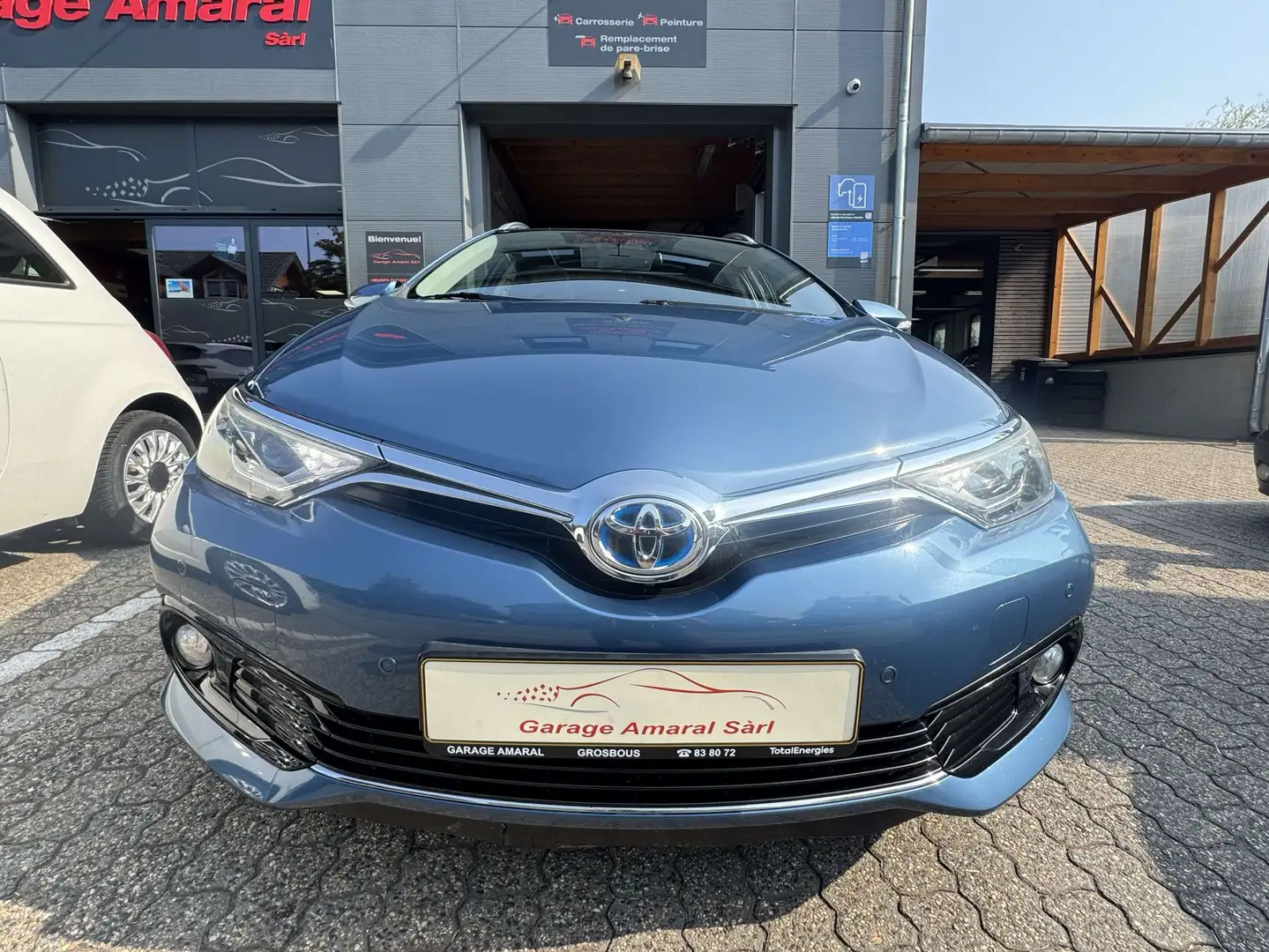 Toyota Auris HYBRIDE Bleu - 2